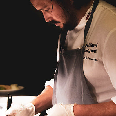 Top 5 Features to Look For in a Bib-Style Apron